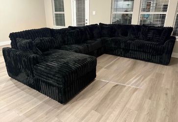 NEW IN BOX - Black Sectional With PULL OUT BED & STORAGE CHAISE USB Charging  Ports Finance 54 down