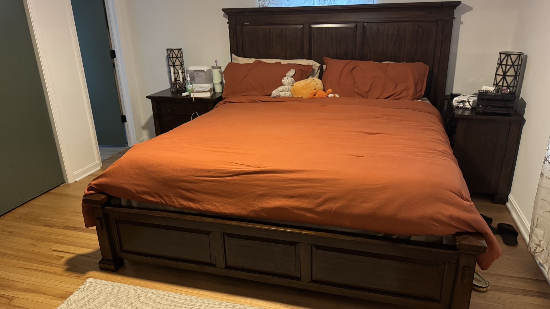 7pc king bedroom with set lamps