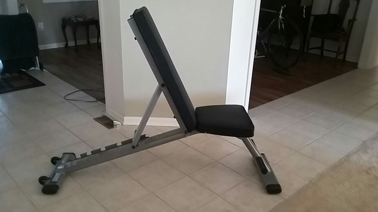 Sturdy fold down Body Solid weight bench