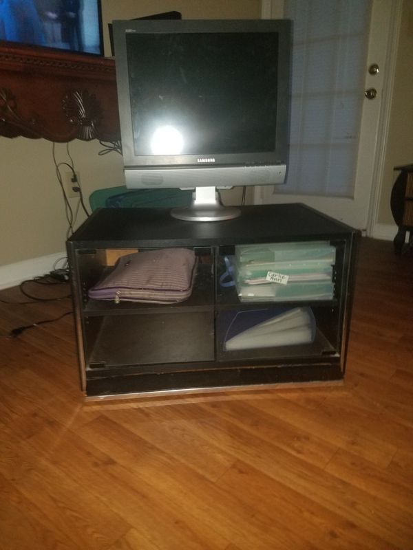 Samsung 22 Inch Flatscreen With Stand For In Raleigh Nc Offerup Samsung 22 Inch Flatscreen With Stand