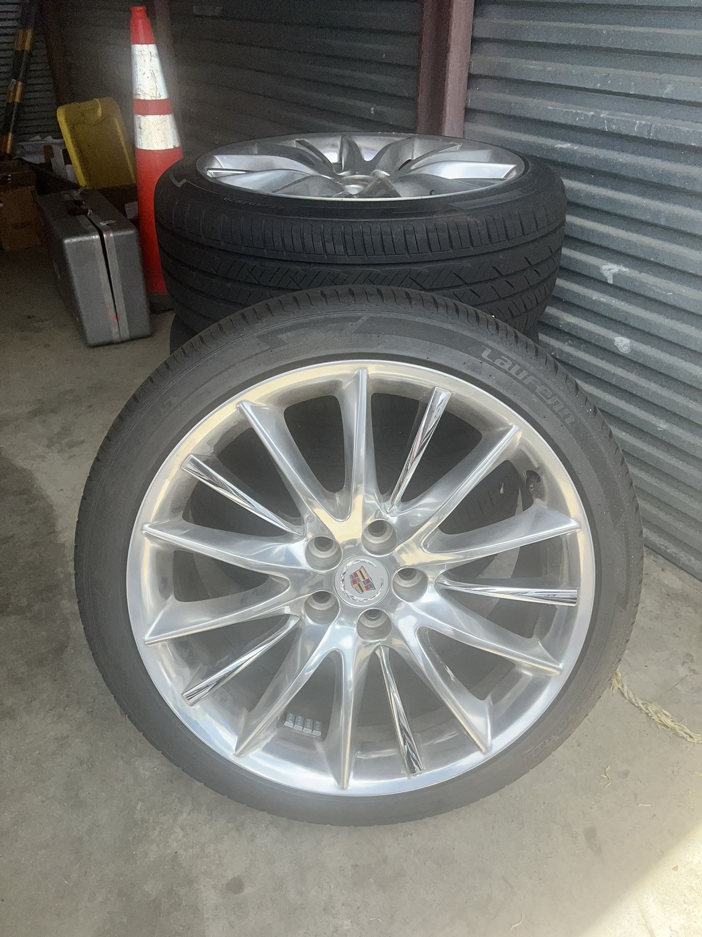 Cadillac 20 Inch Rims And Tires