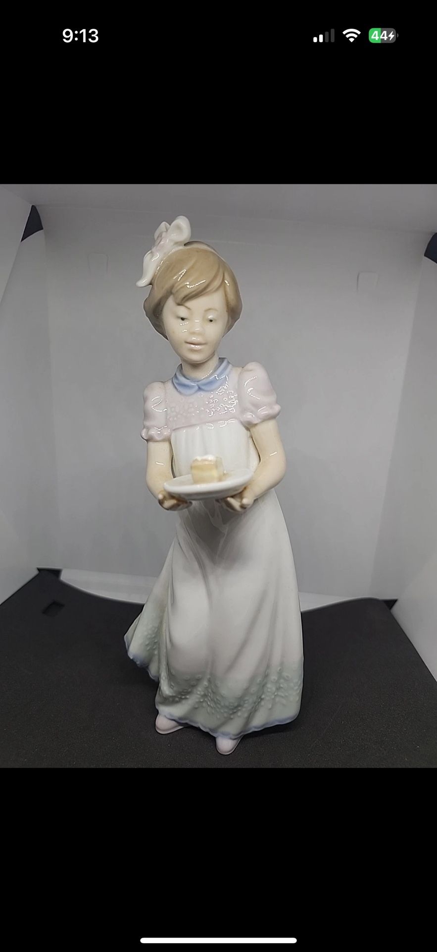LLADRO 5429 HAPPY BIRTHDAY FIGURINE GIRL WITH CAKE BIRTHDAY SPAIN 8" PORCELAIN