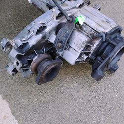 Chevy - GMC Np241 32 Spline Passenger Side Drop Transfer Case Square Body