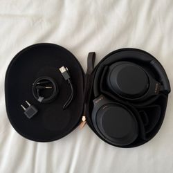 Sony XM4 Bluetooth headphones