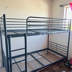Metal bunk bed
