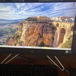 HP - ALL IN ONE DESKTOP - 2024