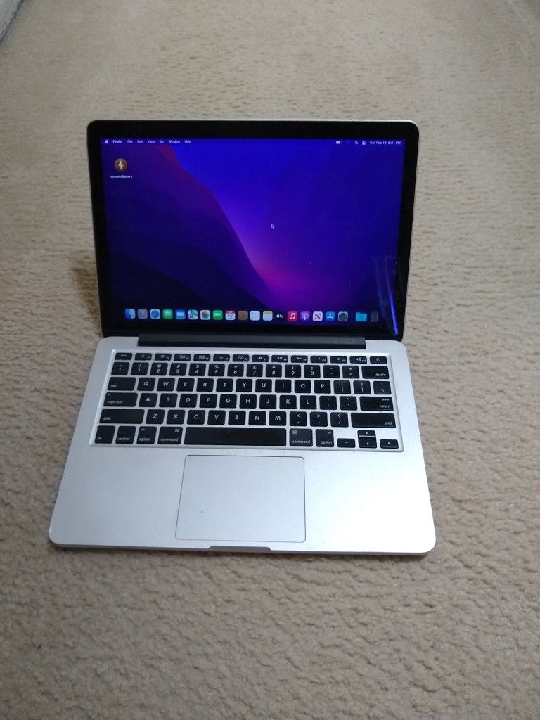 Apple Macbook Pro Retina intel Core i5 8gb Ram 500gb SSD  Charger Included