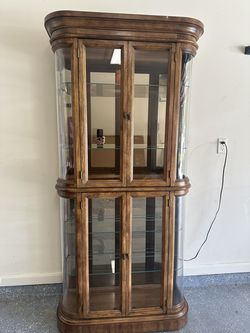 Vintage American Drew Lighted Curio Cabinet – Curved Glass