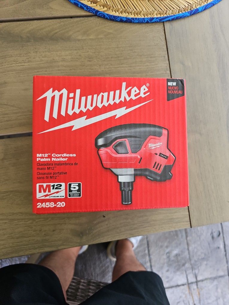 Milwaukee
M12 12-Volt Lithium-Ion Cordless Palm Nailer (Tool-Only)