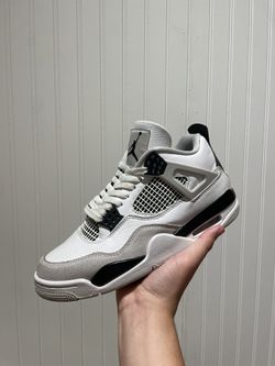 Size 8 Jordan 4 