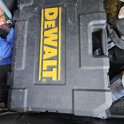 Dewalt  204 Piece Mechanic Tool Set 