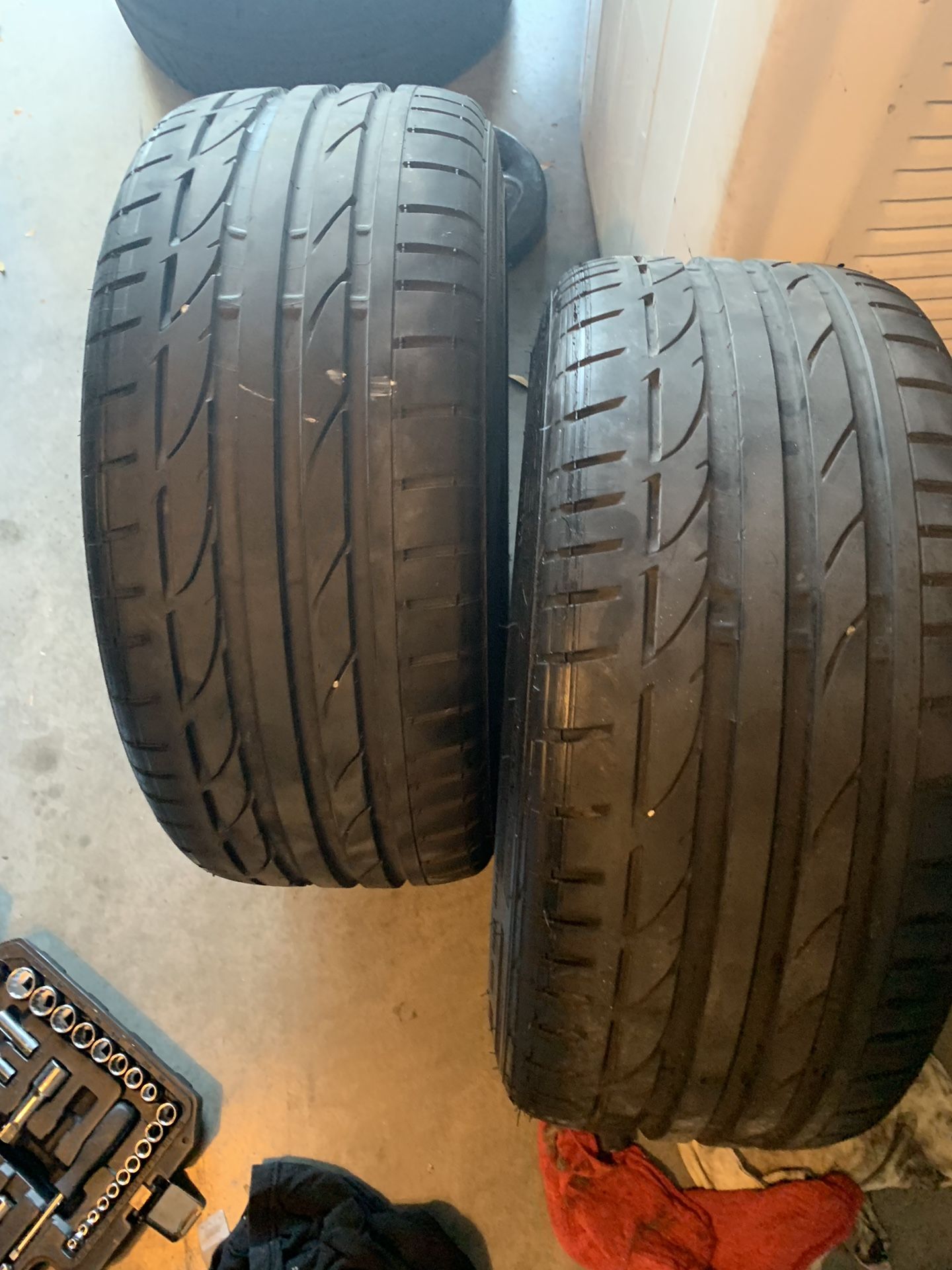 Bridgestone 225/45/17 like new