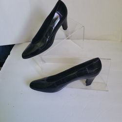 Stuart Weitzman Black Pumps