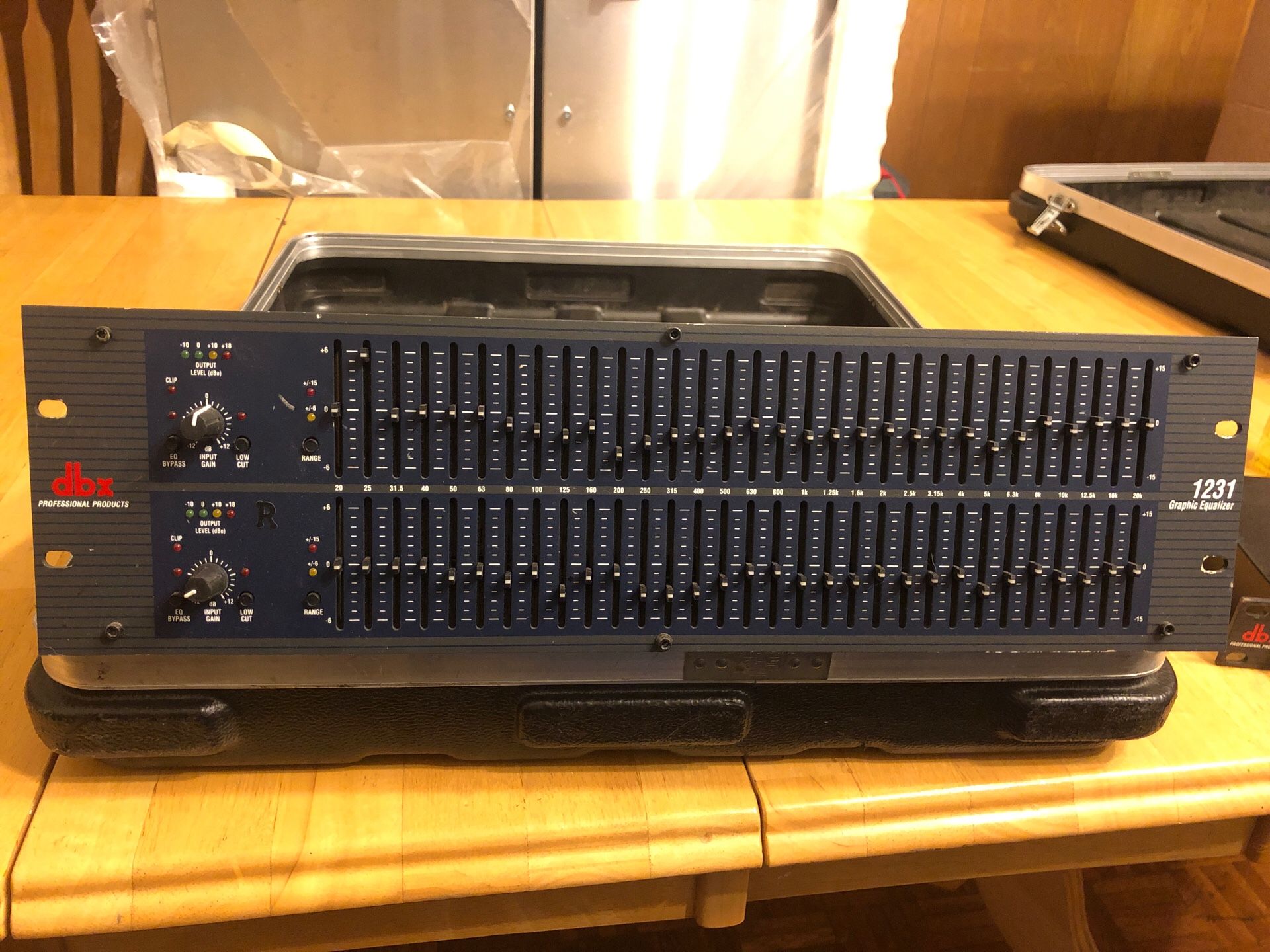 dbx1231 ステレオ 31バンド グラフィックイコライザー dbx ディービー