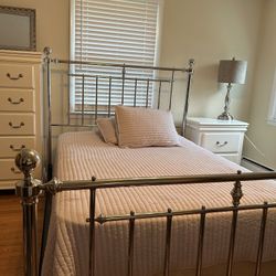 White And Silver Queen Sized 4 Pc Bedroom Set