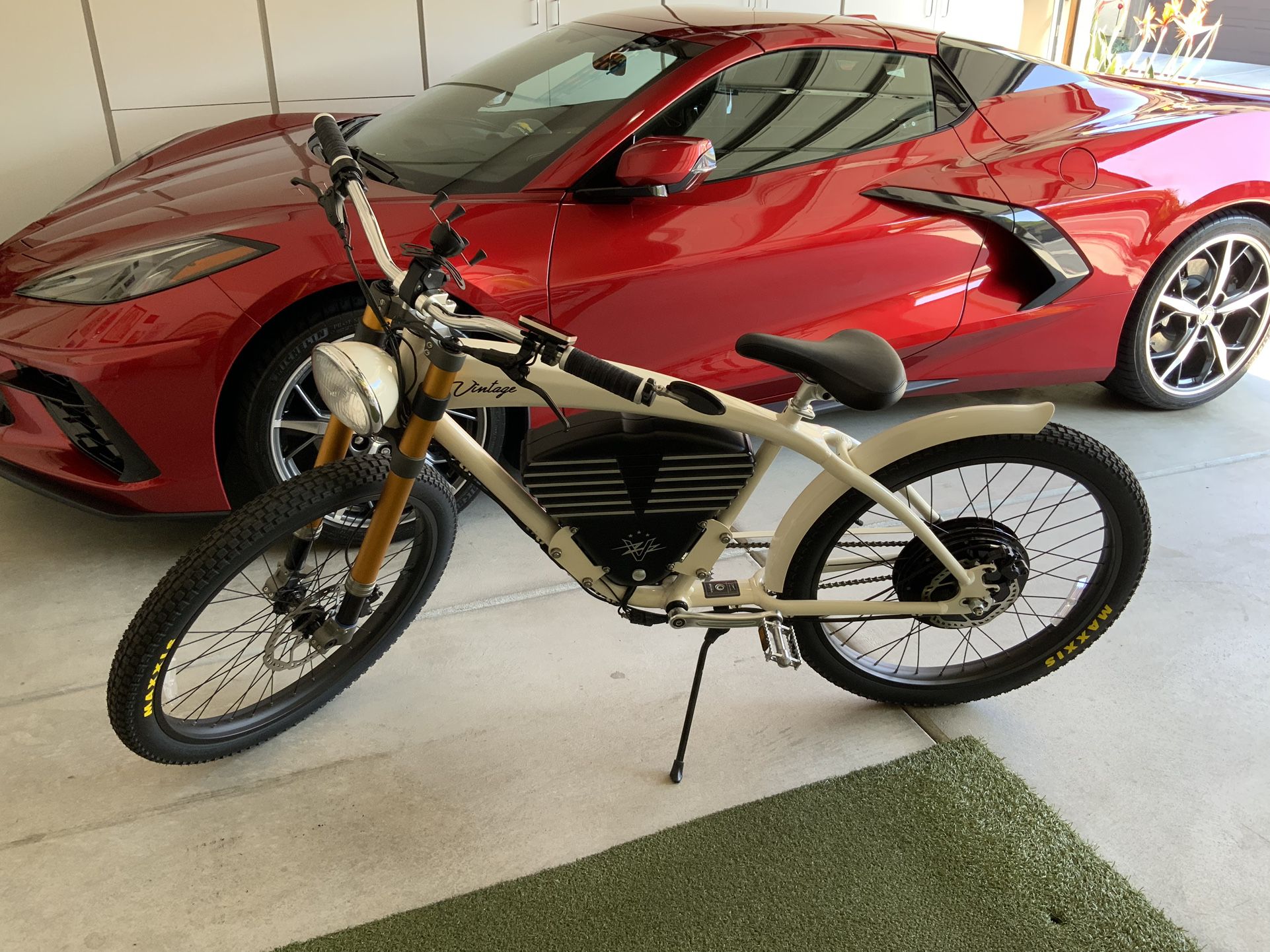 2023 Vintage Electric Bicycle (Hendrix Edition) 72Volt 4000 Watt Roadster Flawless Condition! 
