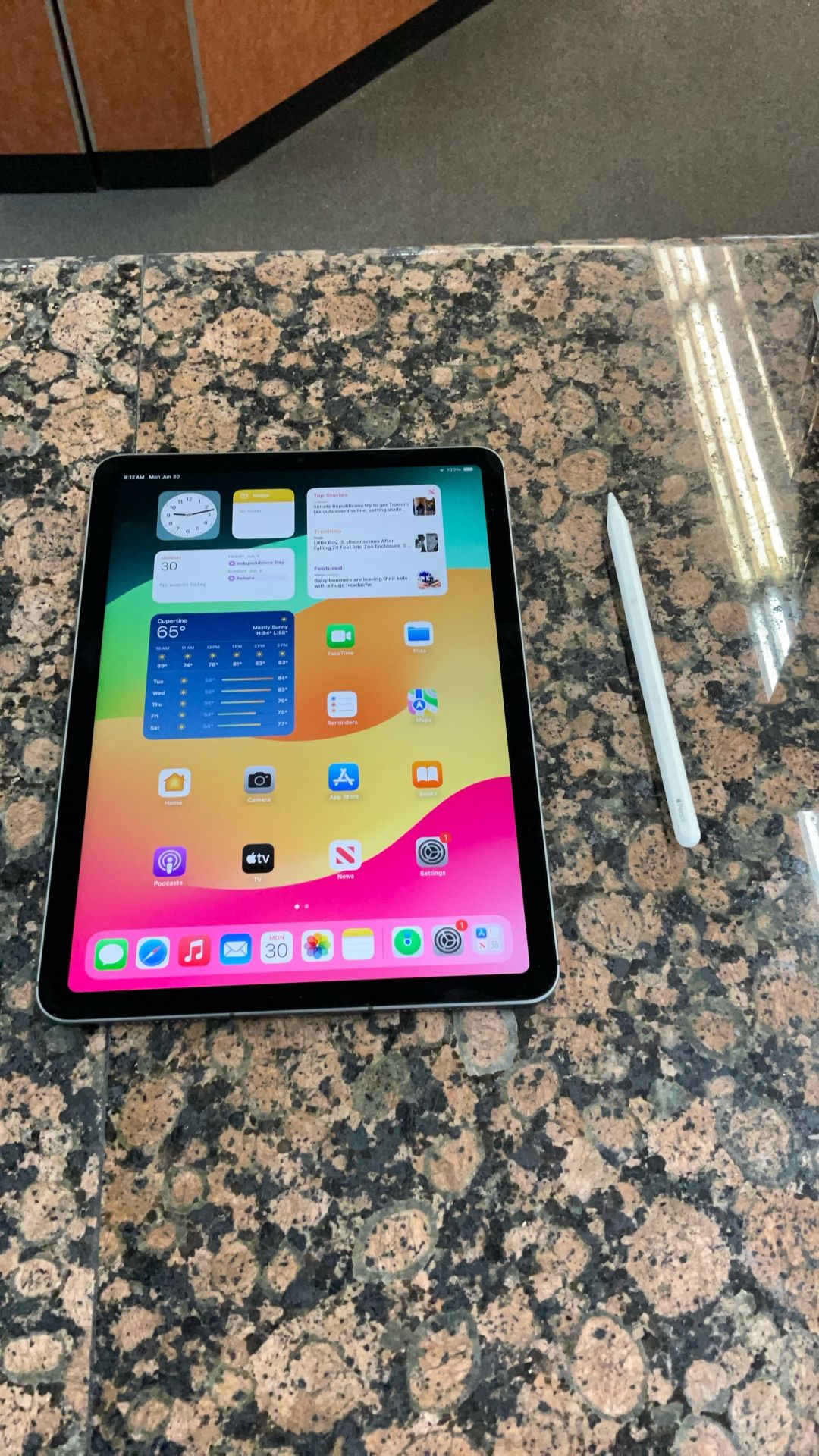 iPad Air 5th Gen 256gb WiFi Cellular *** 4th Of July Sale