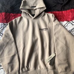 Fear of God Essentials Fleece Hoodie Il 'Desert Sand'