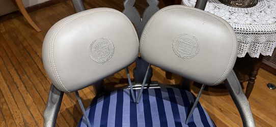 2 Rear Seat 2000 Cadillac Headrests