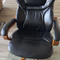 Brentwood faux Leather Office Chair