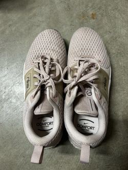 8.5 Women’s Nike Comfort Shoes - light pink
