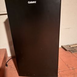 Mini fridge
