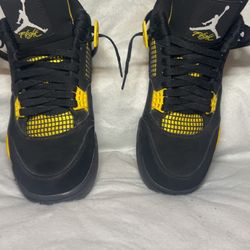 Air Jordan 4 retro thunder