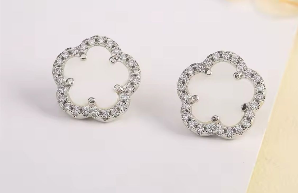 Mini White Shiny Zirconia Inlaid Clover Earrings