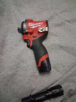 Milwaukee (STUBBY) 1/2 Inch Friction Ring Impact Wrench