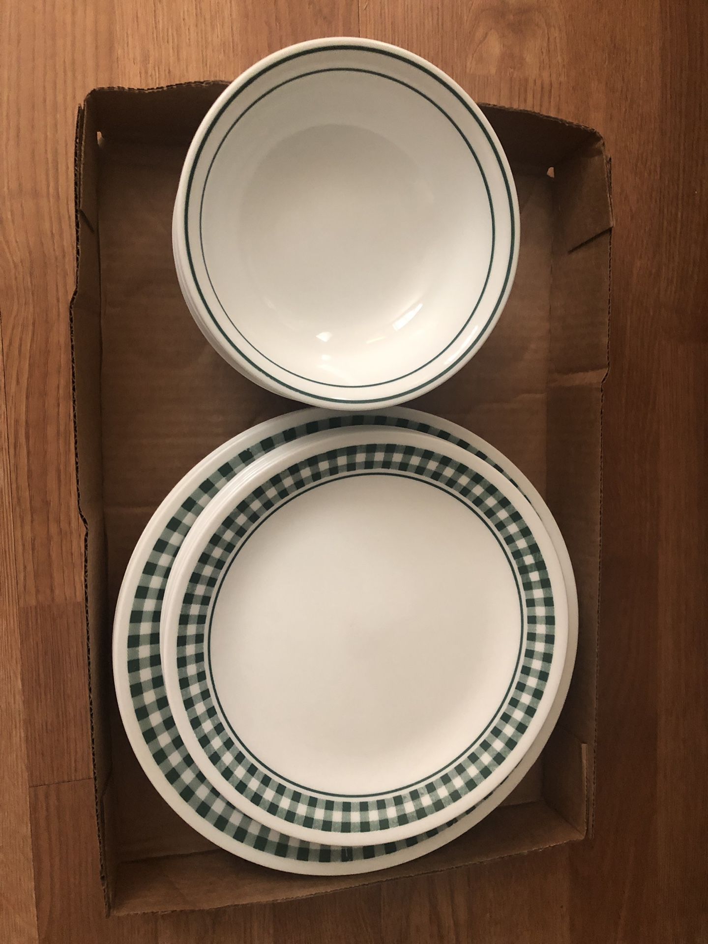 Corelle dishes service for 6 Excellent condition
