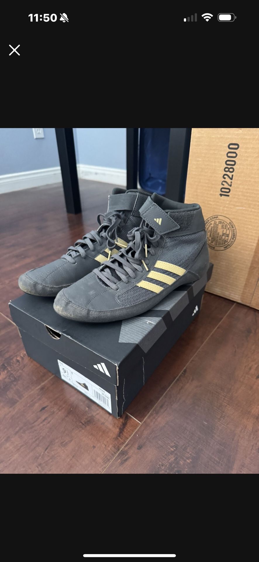 Men’s Wrestling Shoes Size 9.5. 