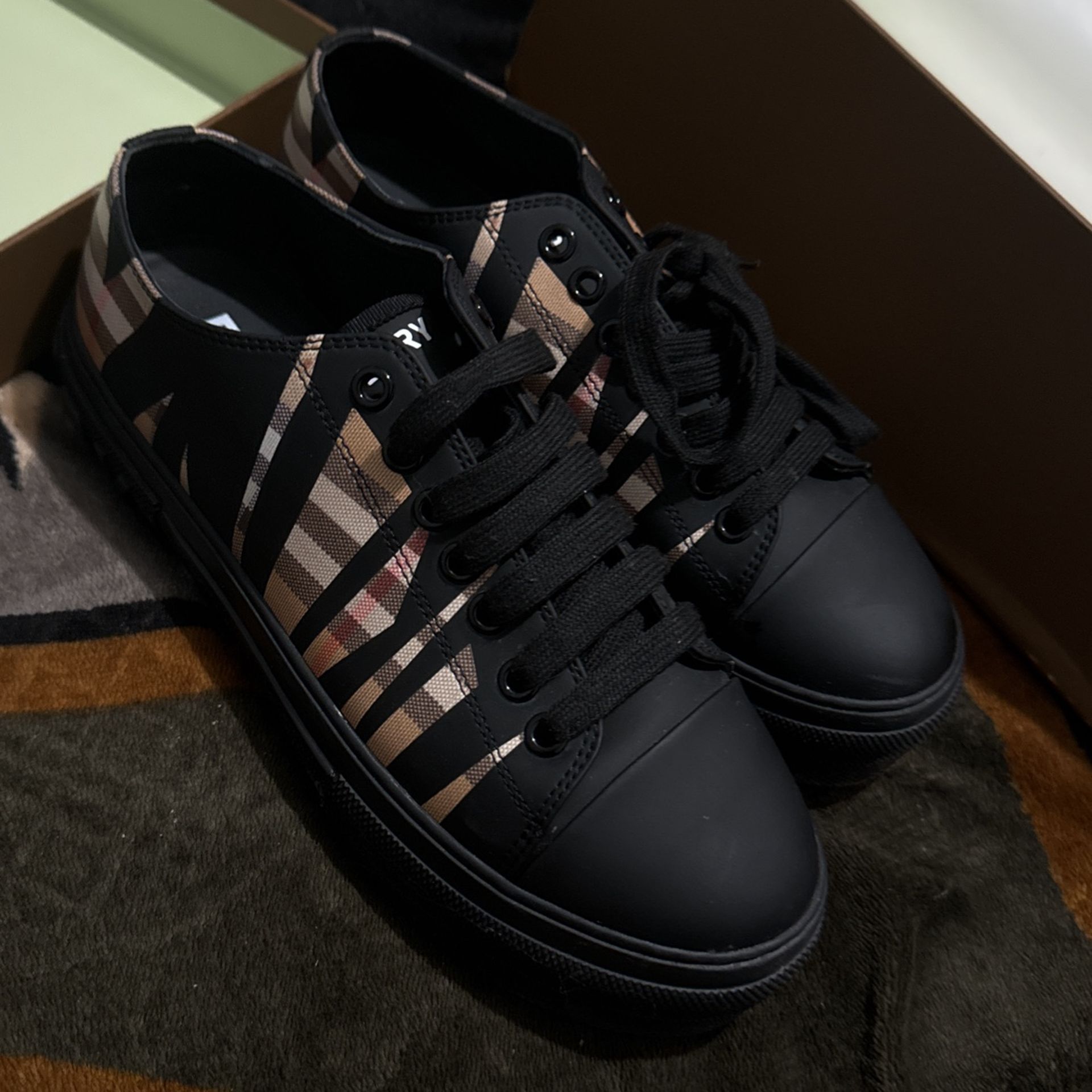 Burberry Shoes for Sale in Dallas, TX - OfferUp