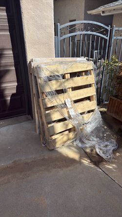 FREE - 4 pallets.