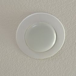 Recessed Lights- 5 Bulbs and Fittings