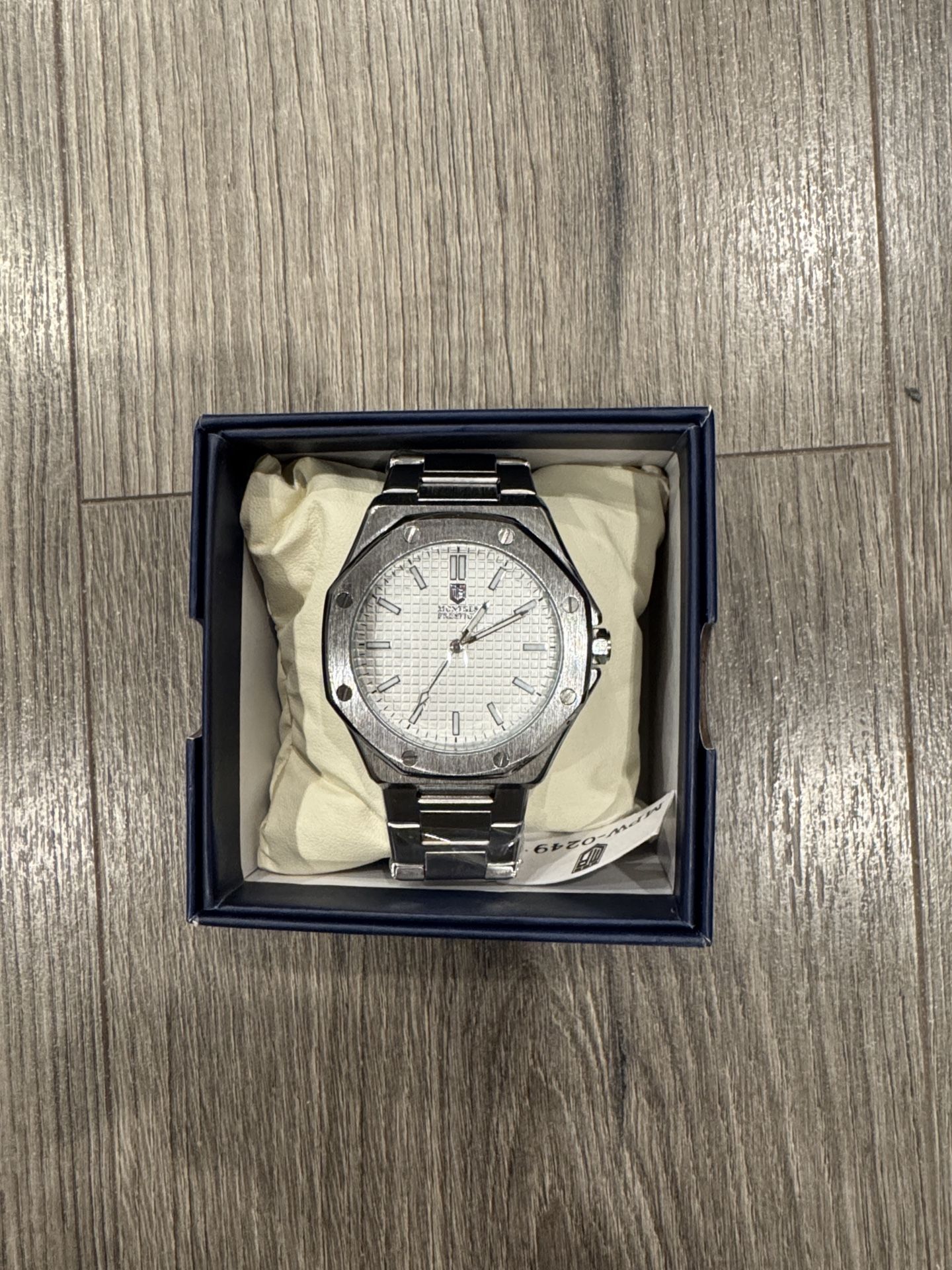 Brand New Montres Prestige X Invicta Men's Watch - 44mm, Steel (MPW-0249) Bracelet Bunble. 