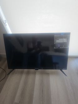 32 " ELEMENTS roku tv