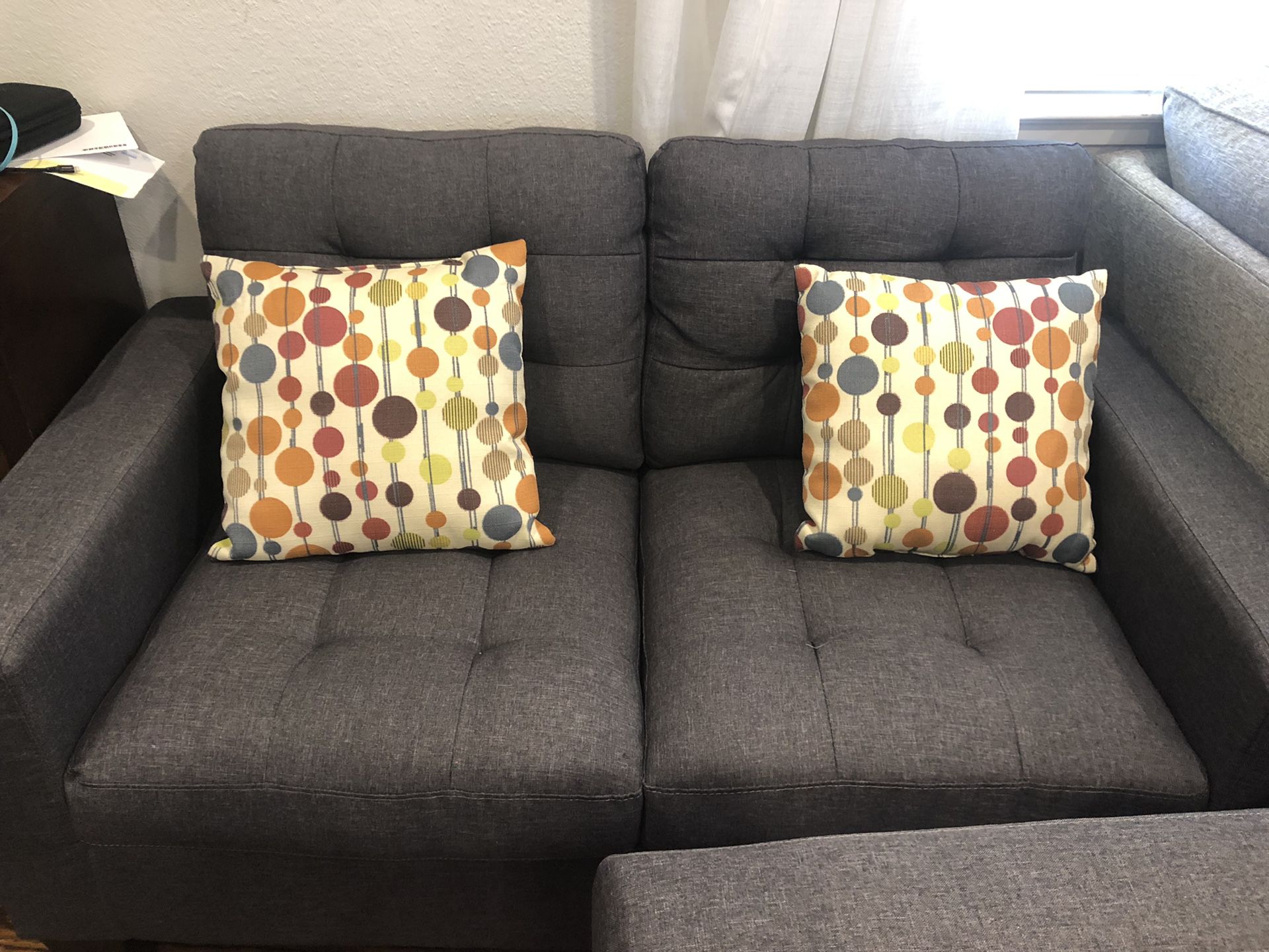 Gray couches like new $280 firm