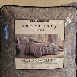 Sanctuary Home Queen Faux Fur Super Soft and Warm 3 Piece Comforter Set - New and Retails for $149 plus -$95 OBO
