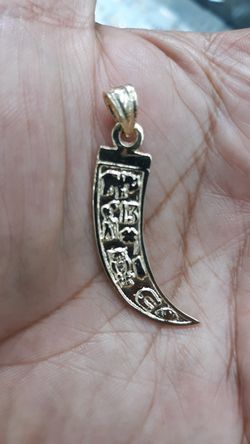 14k gold good luck charm 5.1 grams