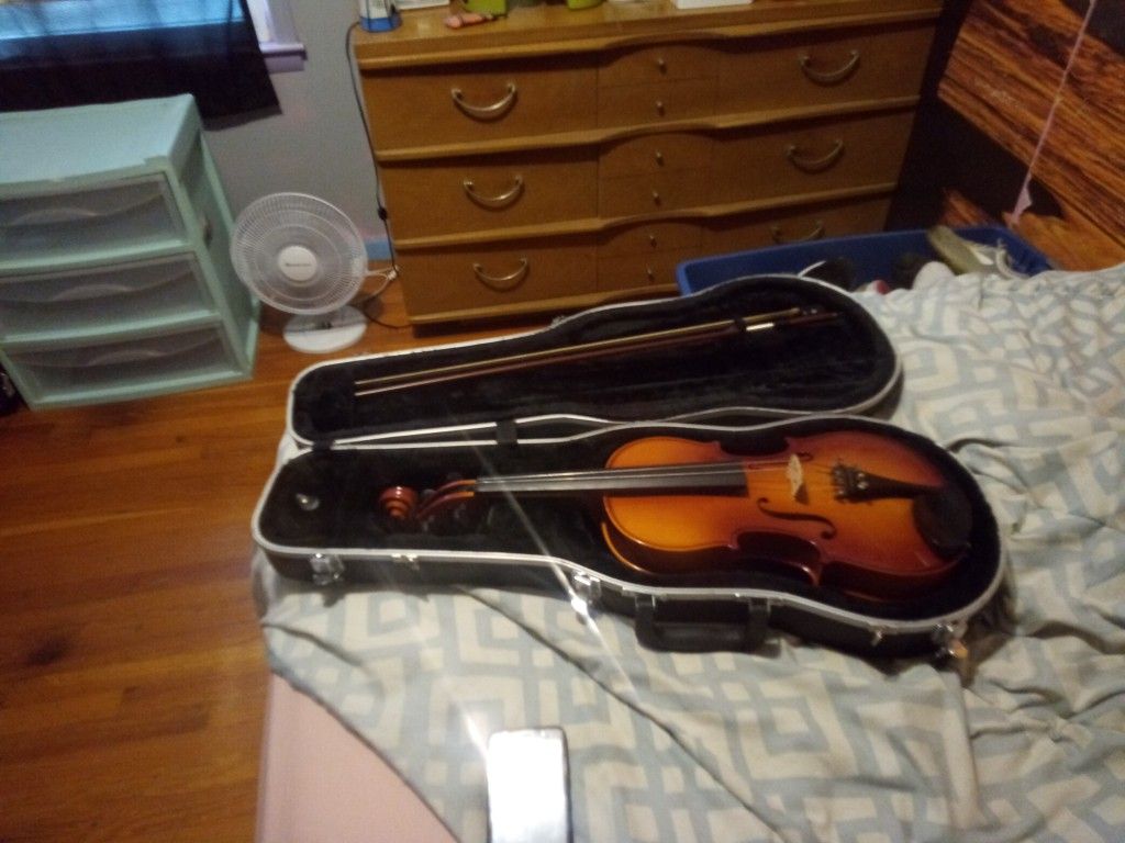 Palatino Violin