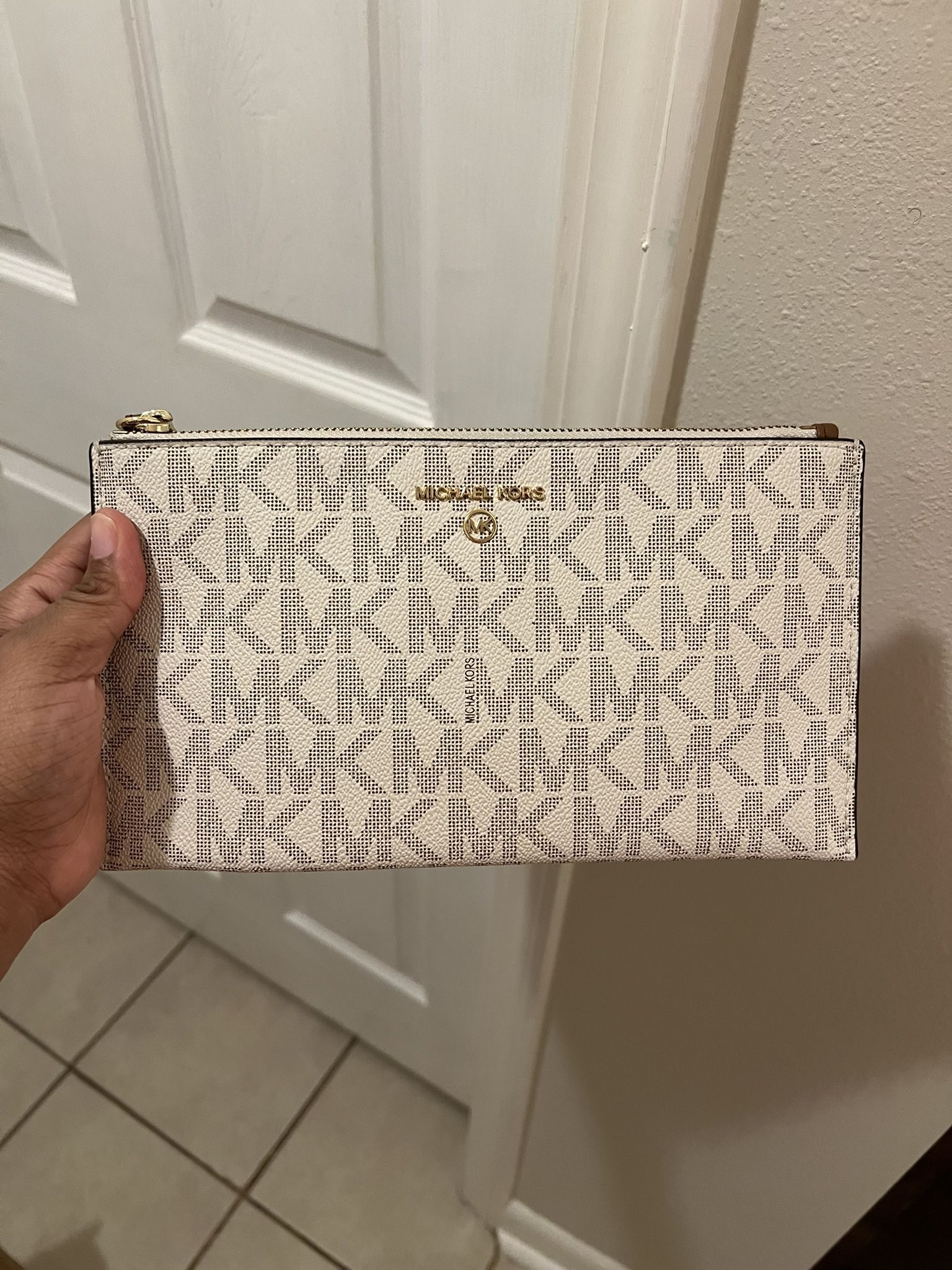 Jet Set Large Signature Logo Wristlet
