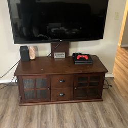 Entertainment center