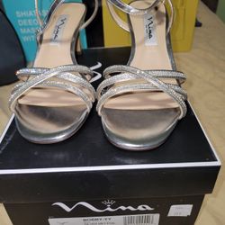 Woman's Shoes 6M New