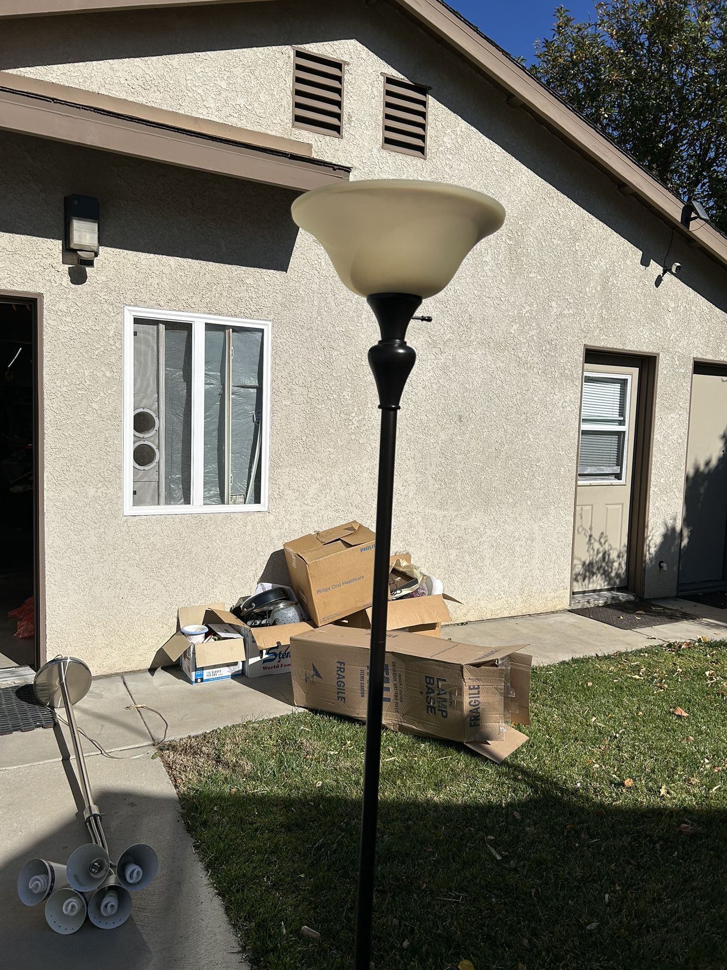 Floor lamps $20 Per In Northridge Cash Only