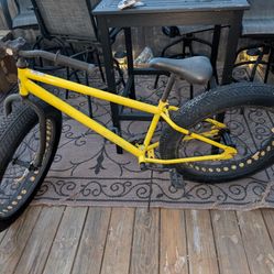 3D Dynacraft Yellow And Black Cruiser Bike OBO 