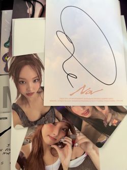 Nayeon “NA” with signed postcard