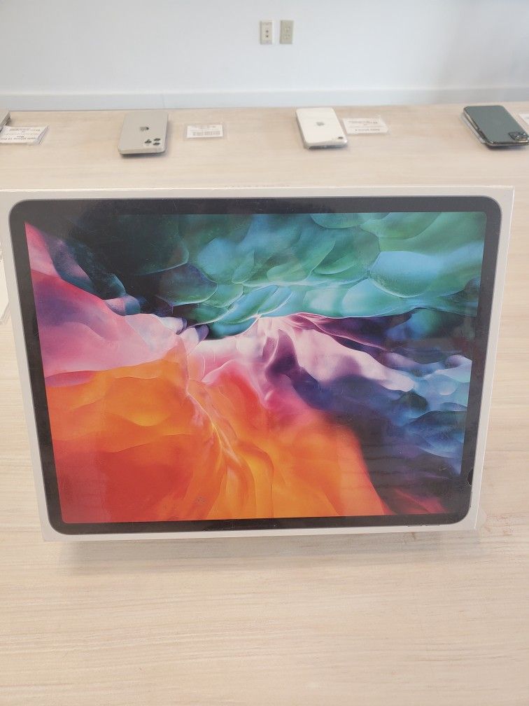Apple IPad Pro 12.9in 5th Gen Cellular 128gb - $1 Today and the rest later 🤗