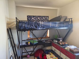 Loft bed, twin