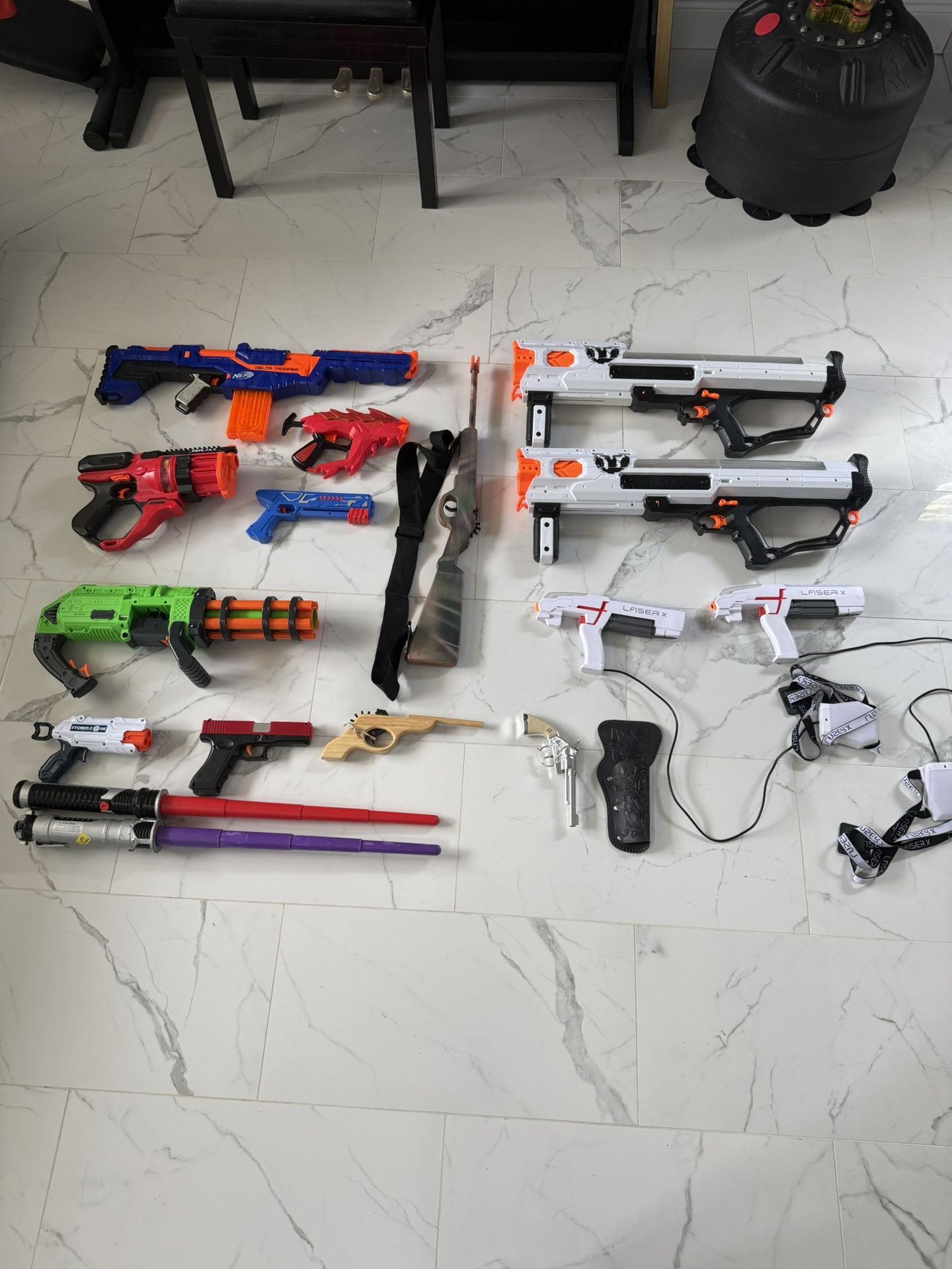 Nerf Gun / Toy Lot