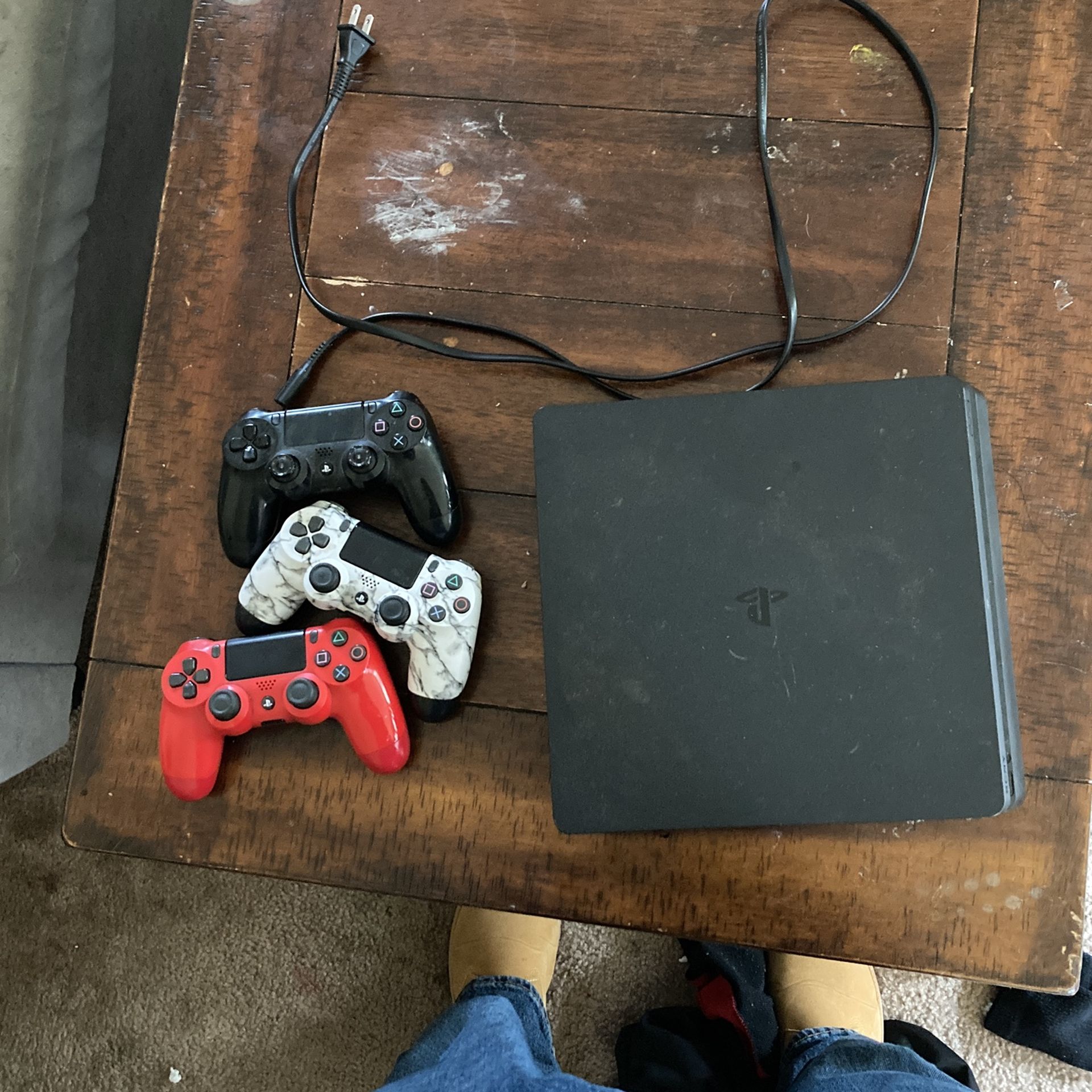 PS4 Pro Slim